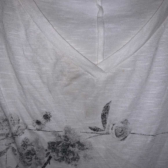 💟🌷Torrid White Love vs Logic Floral Tank - Picture 5 of 7